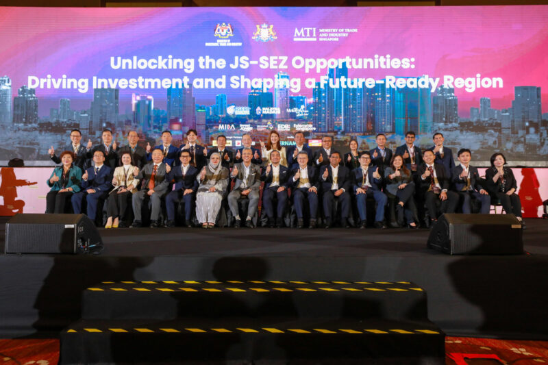 Malaysia investment representatives discussing JS-SEZ opportunities